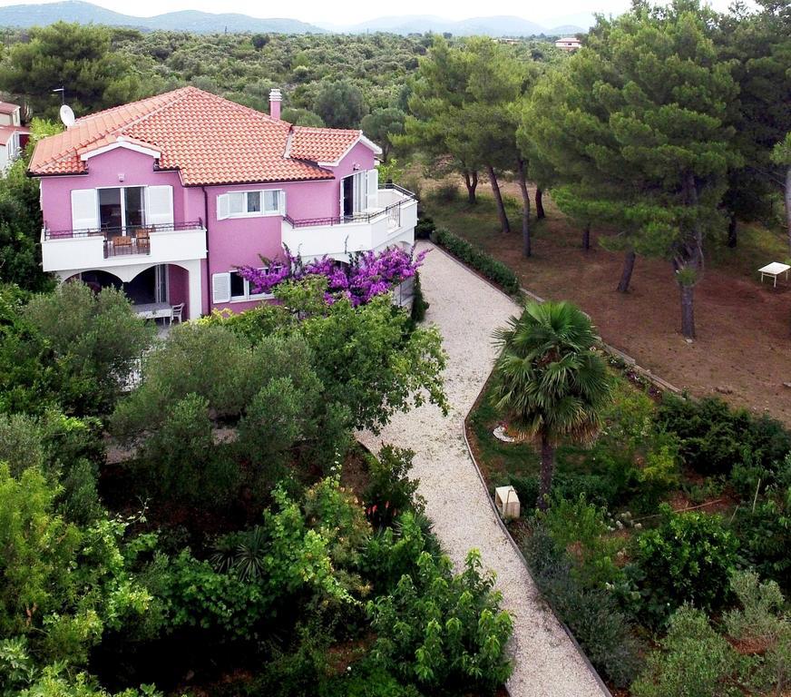 Apartments La Mirage Pirovac Bagian luar foto